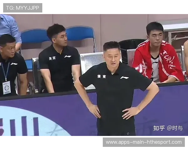 广东男篮锋线崛起成争冠关键 杜锋盛赞其表现，广东男篮锋线球员