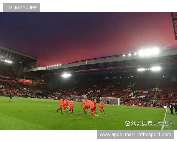 联赛焦点战场外花絮曝光:精彩瞬间背后的秘密 联赛焦点战场外花絮曝光:精彩瞬间背后的秘密